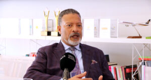 Blackman descarta que la crisi de Rodalies afecti l’ISE perquè els assistents s’allotgen a prop de la Fira