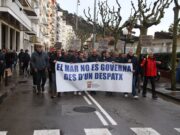 Els pescadors amarren les barques i fan vaga en contra de la burocràcia i la normativa europea