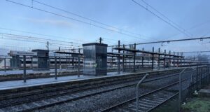 L’estació de trens de Maçanet-Massanes queda buida per l’aturada de Rodalies