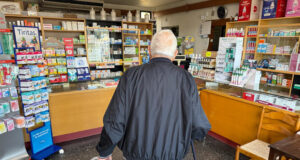 Els pobles de la vall d’Hostoles denuncien talls de llum constants que afecten el dia a dia de veïns i comerciants