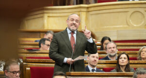 Fernández critica el front d’esquerres de Rufián: “Amb aquesta evolució ideològica podria ser candidat de Vox el 2040”