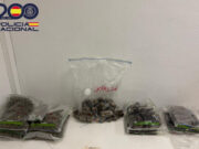 Detenen a la Jonquera una dona que viatjava amb 29 càpsules d’amfetamines i 12 quilos de marihuana i haixix