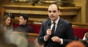 Junts demana a ERC i Comuns que no negociïn pressupostos fins que es resolgui el caos de Rodalies