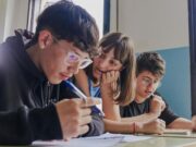 Més renda, més suport escolar: la despesa puja un 18%