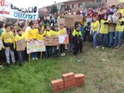 Més de mig miler de persones es manifesten a Sils per reclamar la construcció d’un institut