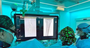 El Trueta aplica un implant reabsorbible per tractar obstruccions d’artèries per sota del genoll