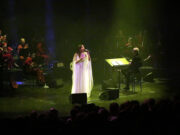 Judit Neddermann s’enlaira a l’Auditori de Girona al costat de la GIO Symphonia per celebrar els 10 anys de carrera