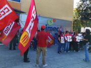 CCOO protesta a la seu de la PIMEC Girona per criticar les pressions a treballadors per no agafar la baixa