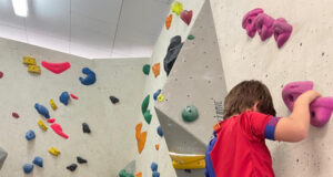 Més de 40 infants gaudeixen del casal esportiu de Setmana Santa 2026 a Olot